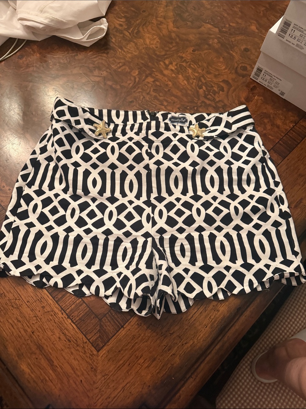 Mudpie Black & White Geometric Women’s Shorts medium